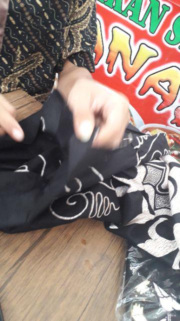 Kemeja Batik Pria Modern Motif Cacing