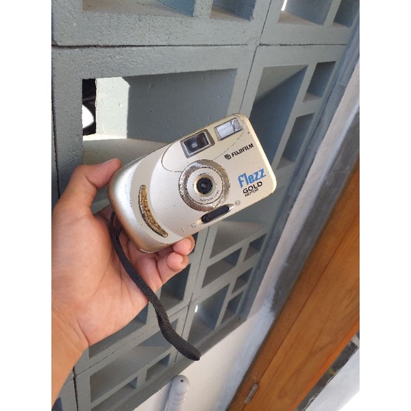 Kamera Analog Pocket Fujifilm Flezz Gold Motor 35mm - kamera pocket murah buat pemula