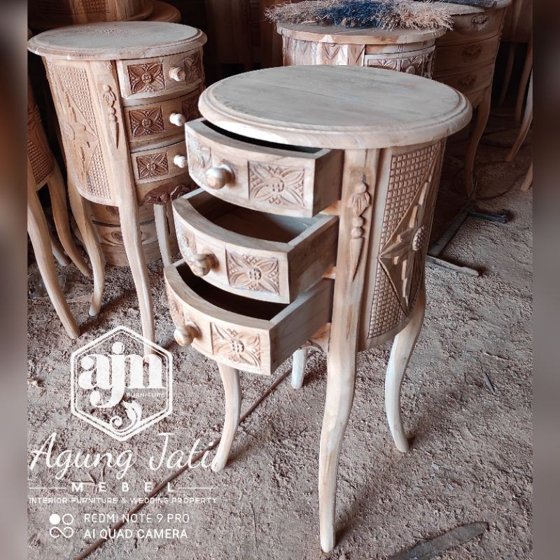 nakas ukir bulat laci 3