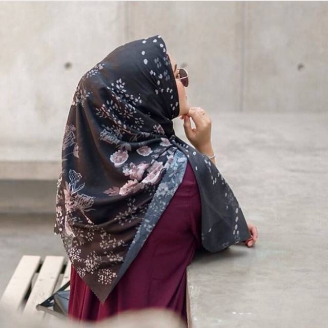 Kuas Scarf Vanilla Hijab Black