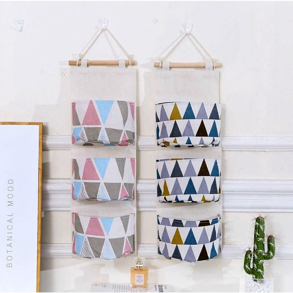 Pouch Gantung 3 Sekat Kain Kanvas Tempat Penyimpanan Aksesoris Pernak Pernik Hanging Rack Hiasan Dinding Serbaguna