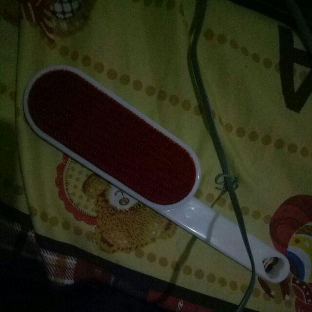 Sikat Pembersih Rambut - Bulu Hewan - Ketombe - Debu