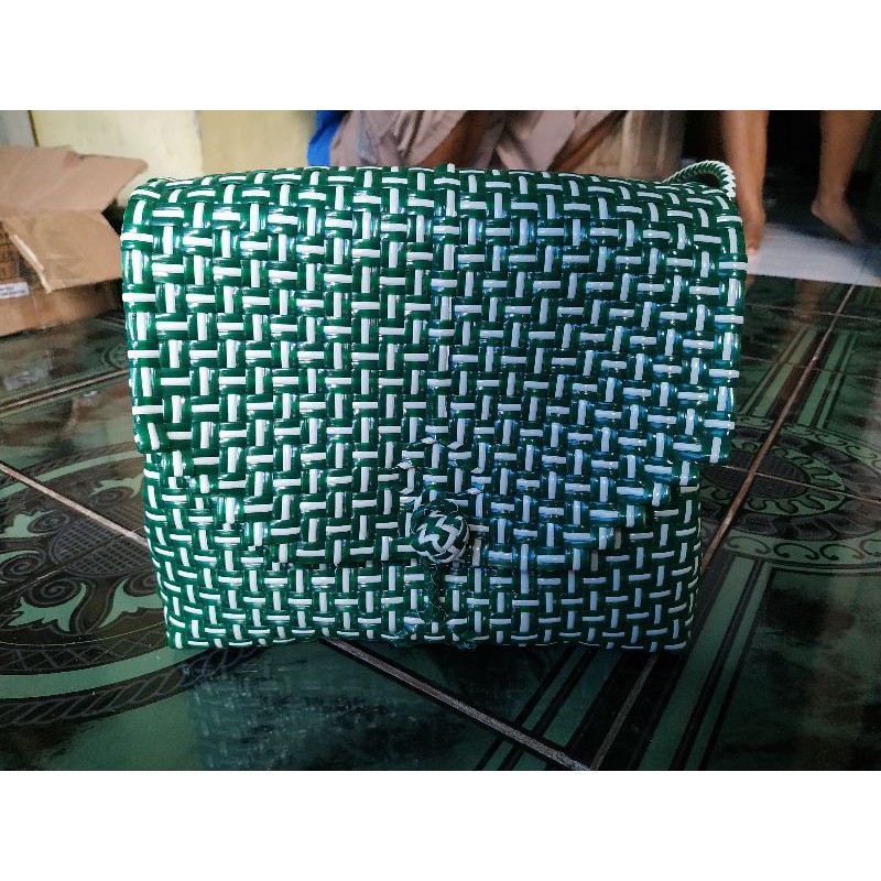 tas anyaman plastik selempang panjang