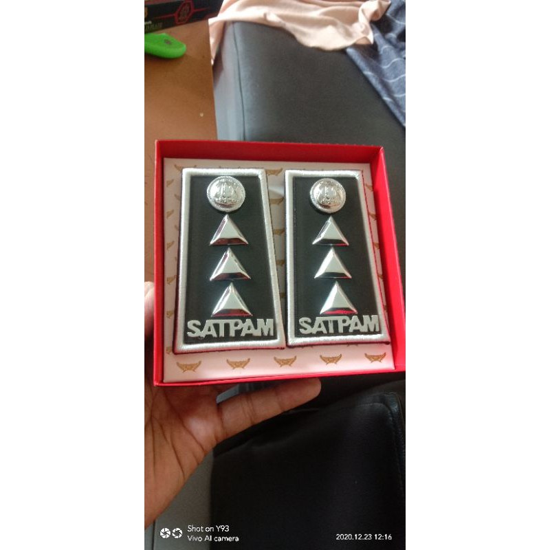 TERLARIS -  PANGKAT SATPAM PULL KAEN LIS PUTIH -Rumah Atribut