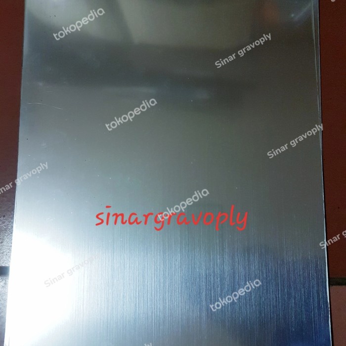 

Lucu Gravoply Silver Teks Hitam Bahan Gravir /Laser/Router Tebal 1.5Ml Gilaa!!!