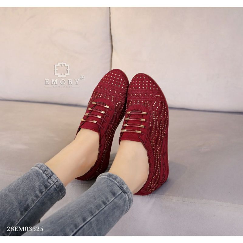 Sepatu Emory