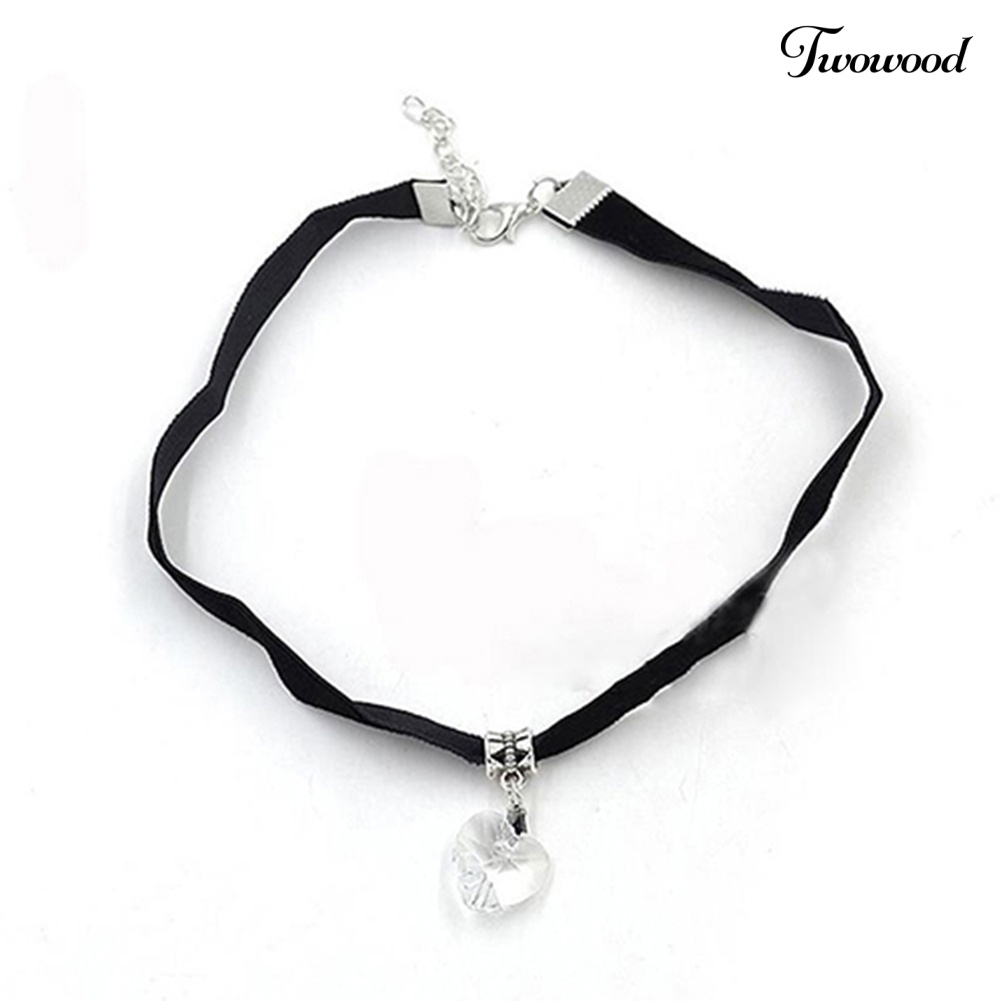 Kalung Choker Pendek Liontin Hati Aksen Berlian Imitasi Handmade Gaya Retro Gothic