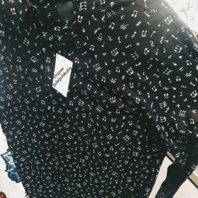 Kemeja H&m Jin Bts