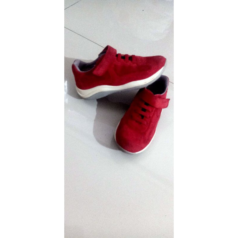 Sepatu anak unisex Prada authentic preloved