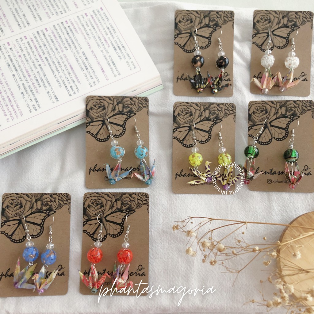 

Glass-bead Orizuru - Anting Origami Handmade