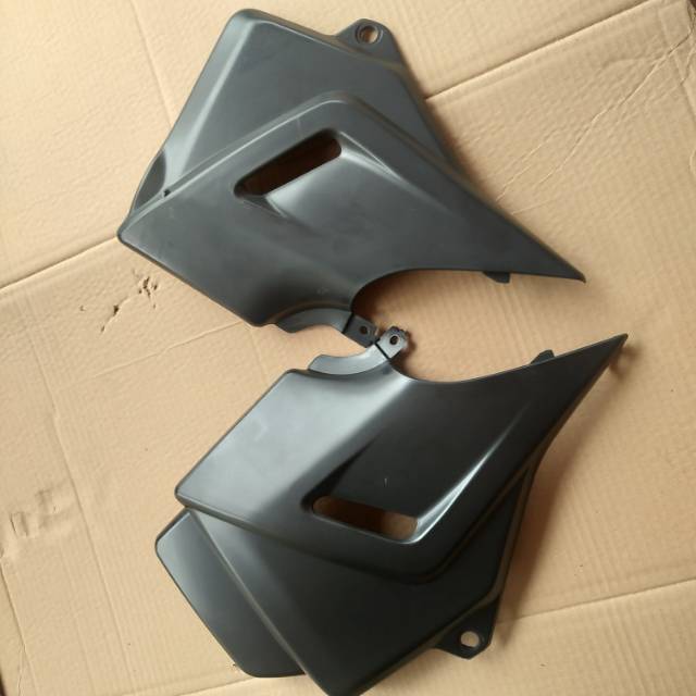 Cover tutup box aki HONDA TIGER 2000
