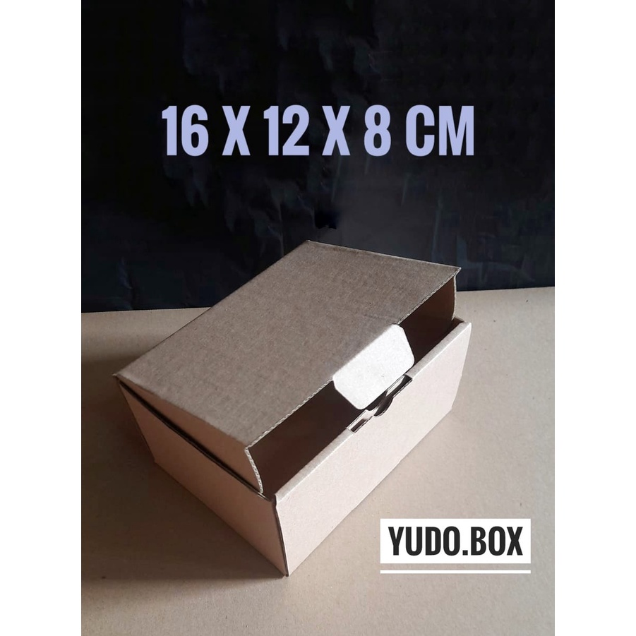 

Kardus karton uk. 16 x 12 x 8 cm...die cut box kotak Souvenir -dll