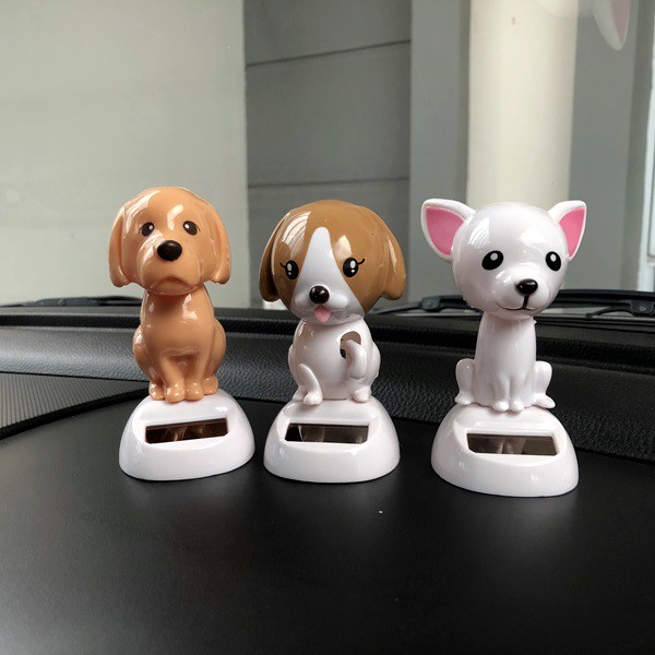 DOGGY ANJING SOLAR POWER Boneka Figure Miniatur Pajangan Mobil Goyang Kepala Shacking Head