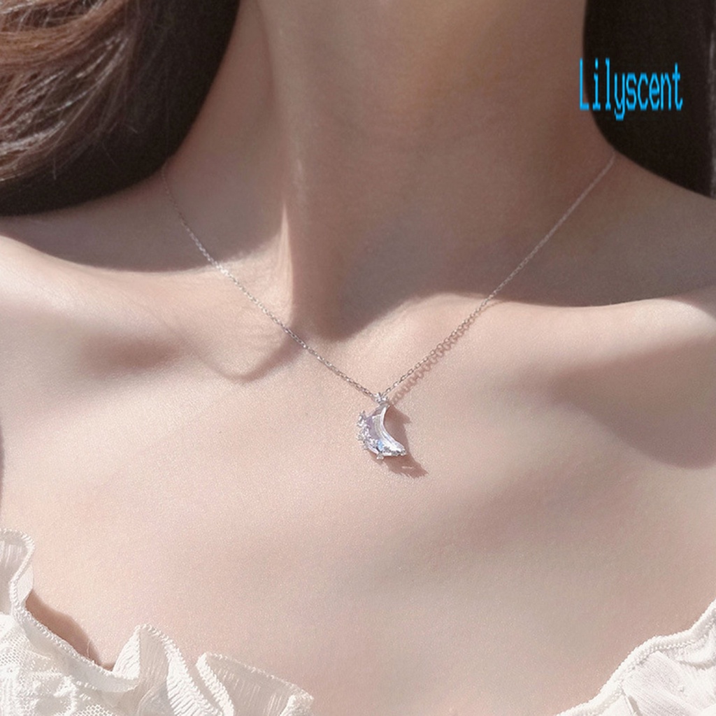 Kalung Dengan Liontin Bentuk Bulan Aksen Kristal Imitasi Gaya Korea Untuk Hadiah