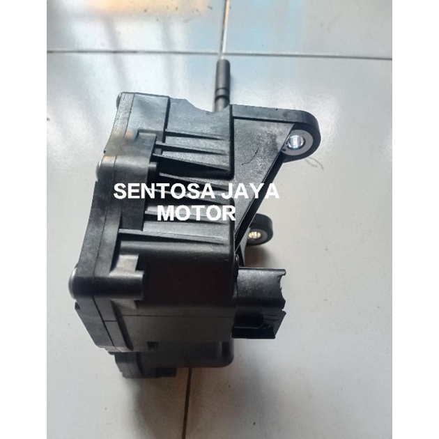 Actuator Assy Transfer Shift Hilux Fortuner 2016 Up Original MINUS pecah sedikit di dekat soket