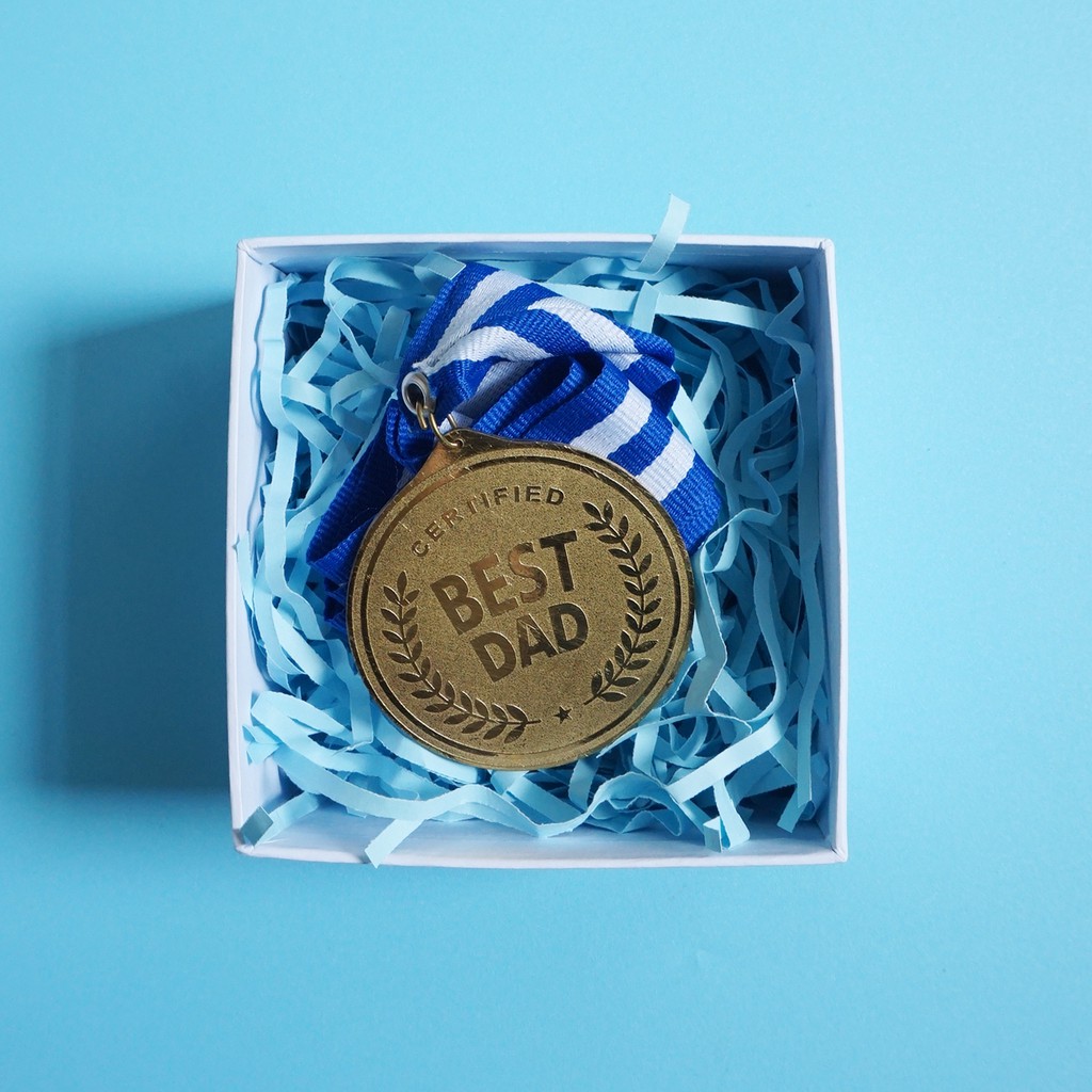 

Goodiebox Paket Mini Box Medali Best Dad Kado