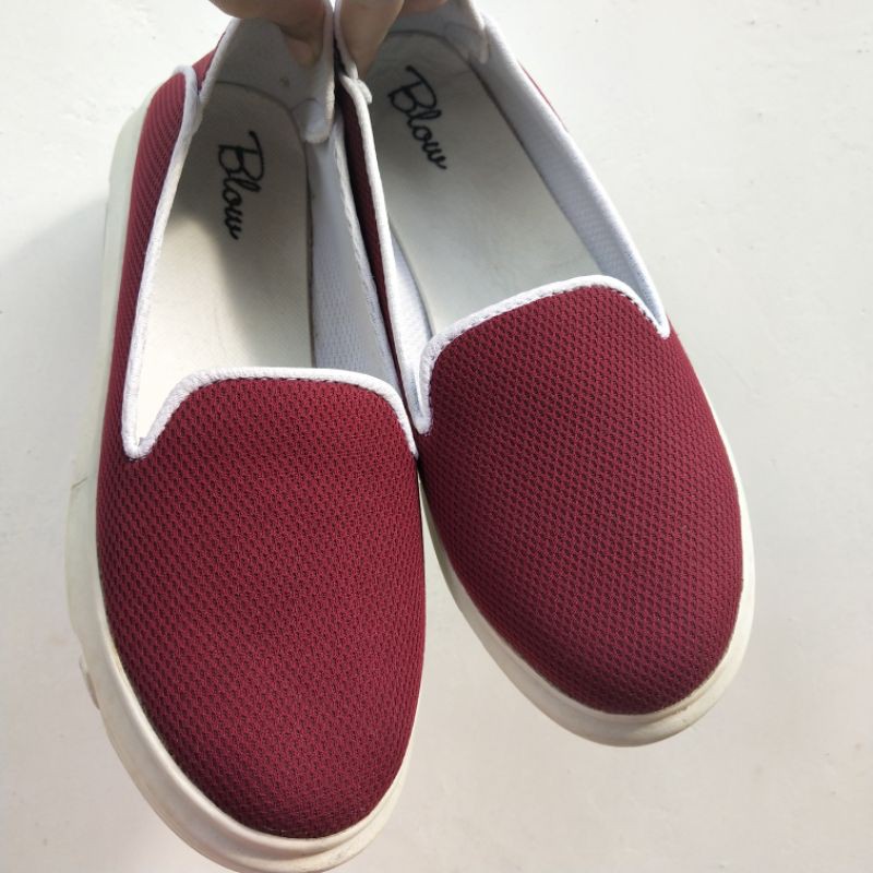 rothys garnet sneakers