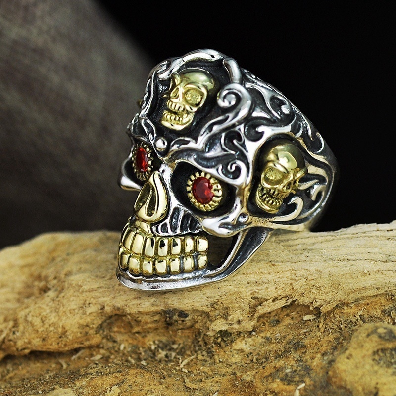Cincin Motif Kepala Tengkorak Bahan Stainless Steel Gaya Retro Punk untuk Pria