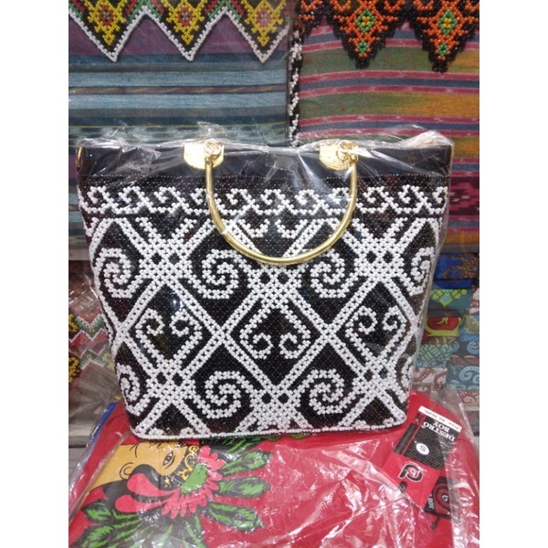 Tas manik khas kalimantan