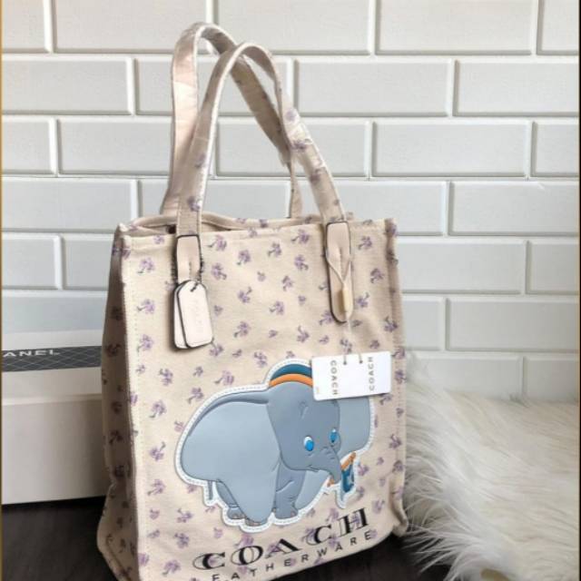  Coach  disney  dumbo tote bag coach  tote bag coach  