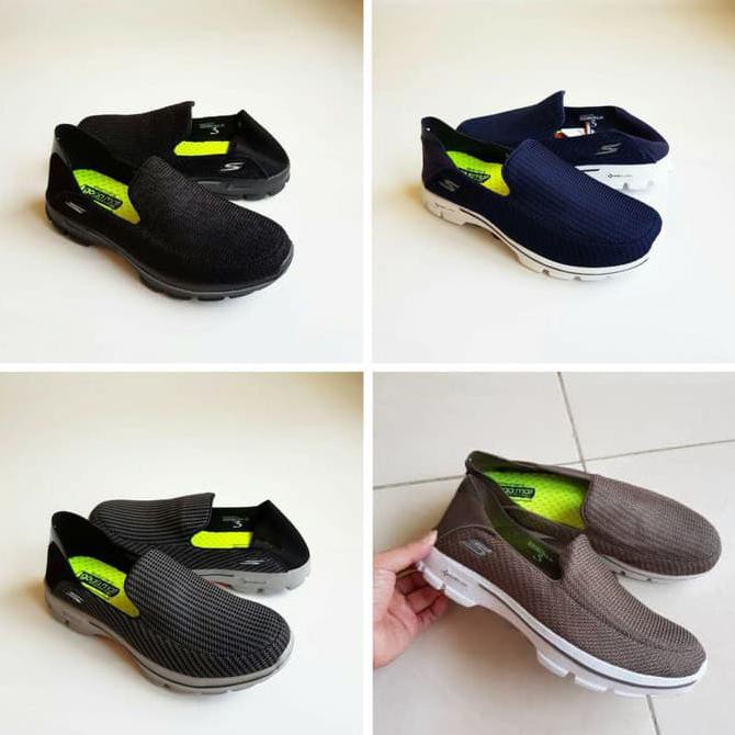 promo sepatu skechers men go walk 3 lounge - hitam, 44 terbaru