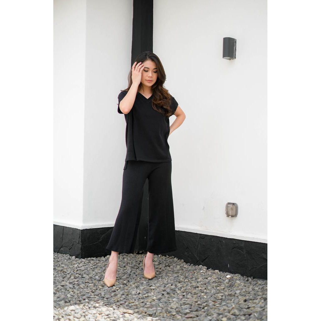 GBY CLOTHING - JERRIN ONE SET-BLACK