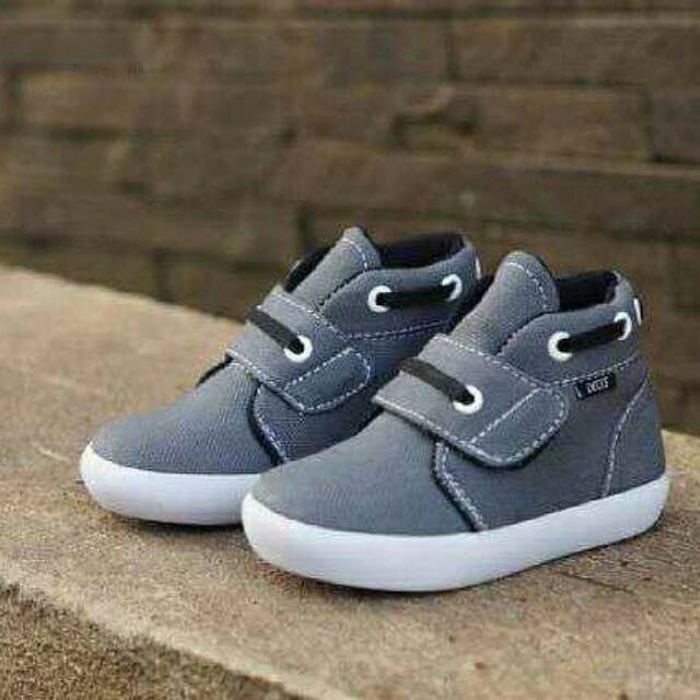 SEPATU DECKS KIDS GENESIS ABU