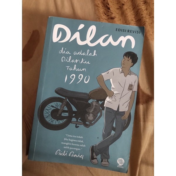 PRELOVED Novel Dilan 1990