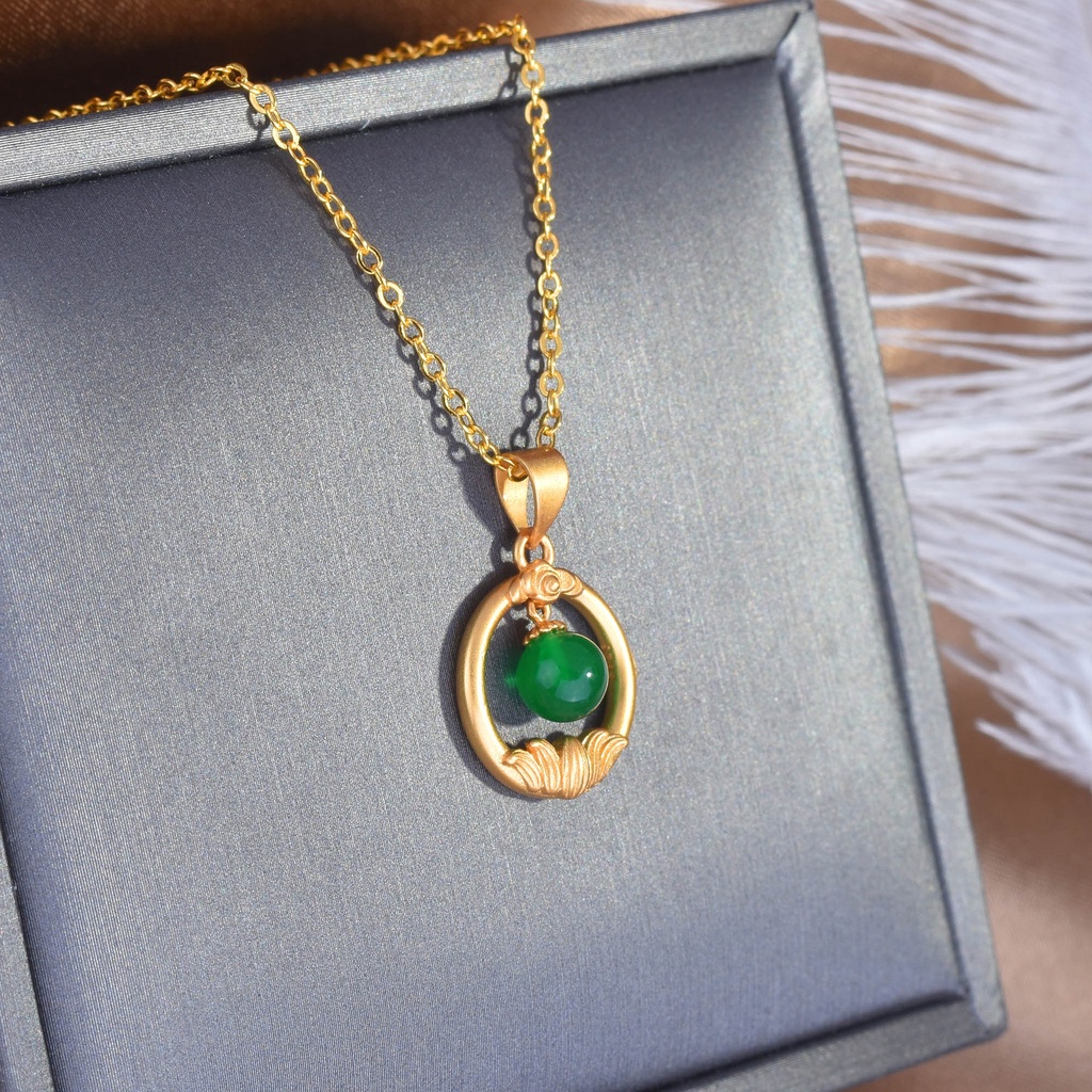 Goldkingdom Fashion Perhiasan Emas Asli Kadar 375 Bangkok Aksesoris Ready Stock Vintage Emas Bertatahkan Giok Liontin Lotus Perempuan Gesper Pengaman Xiangyun Hetian Jasper Gelang Emas