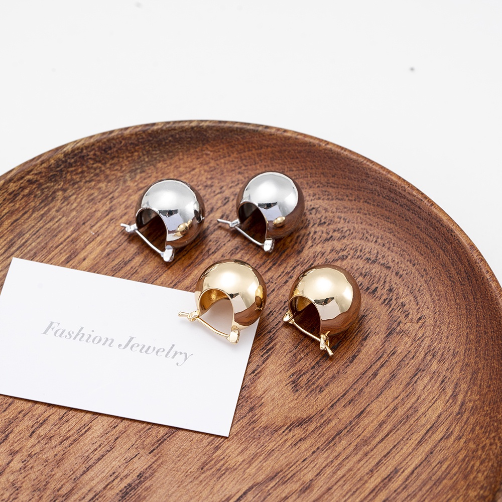 【COD Tangding】Korean Temperament High Sense Autumn Winter Versatile Earrings Metal Ball Ear Buckle