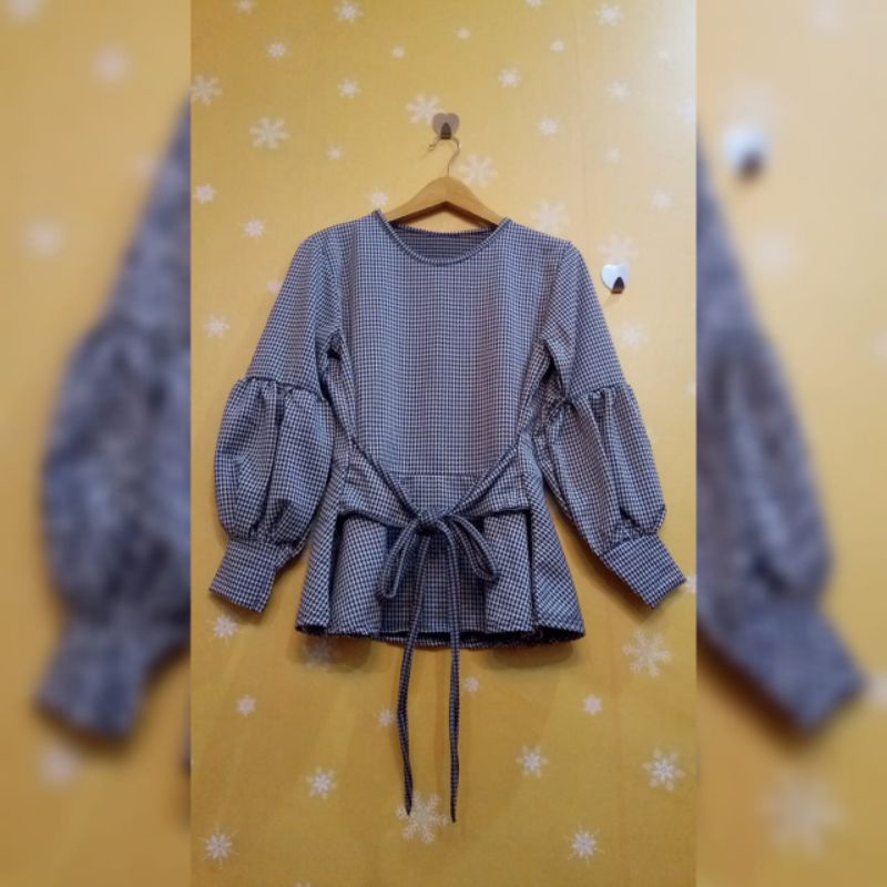 BLOUSE / ATASAN HITAM PUTIH TANGAN BALON / WARNA NETRAL