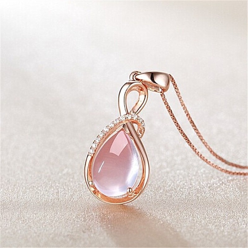 [Ready Stock]Fashion Inlaid Rose Quartz Pendant Rose Gold Plated Necklace