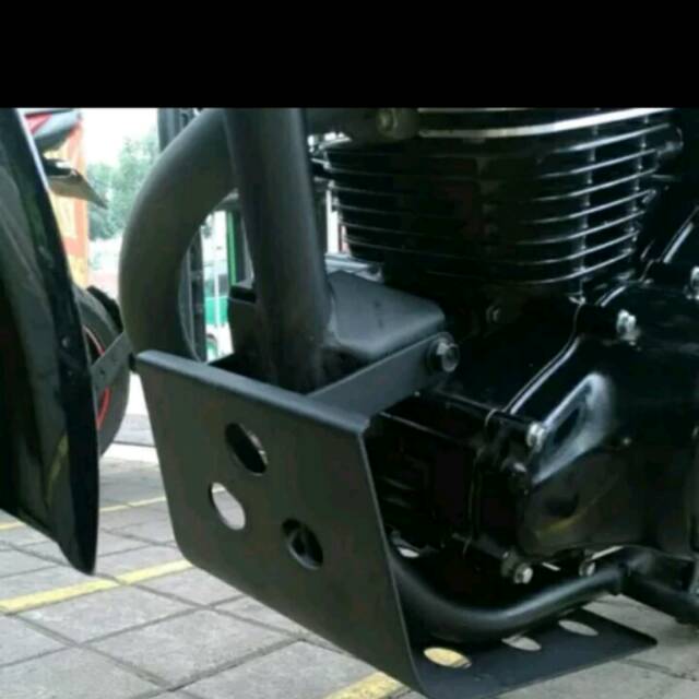 Skidplate engine guard Kawasaki W175. Pelindung bawah mesin kawaski W175