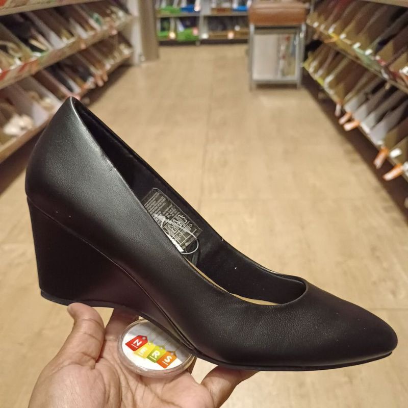PAYLESS WEDGES - KARLILE BLACK 193145 BY COMFORT PLUS