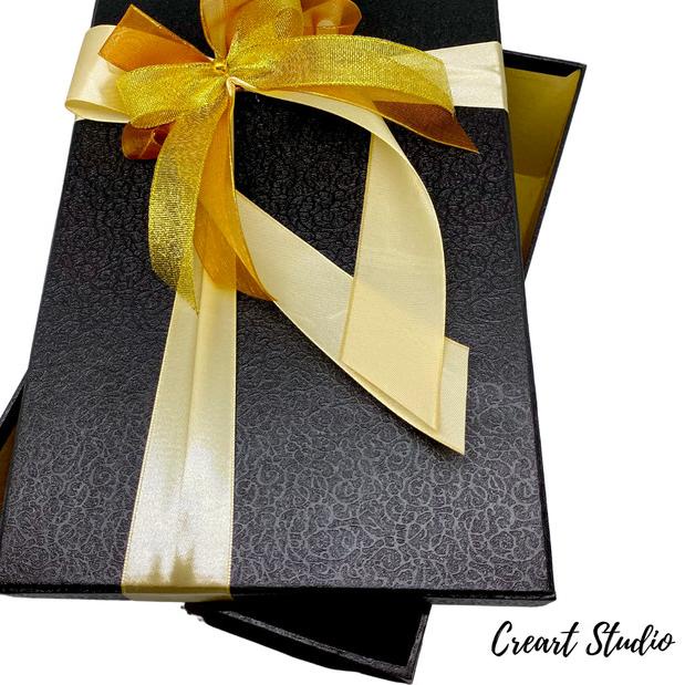 

Kotak Kado Gift Box 30x20 cm Tinggi 10 cm - Hitam - Hitam