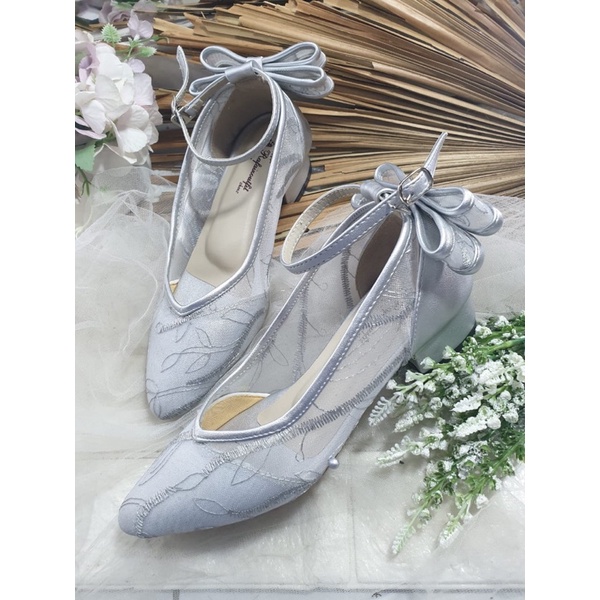 sepatu Karina pita silver tinggi 3cm hak tahu