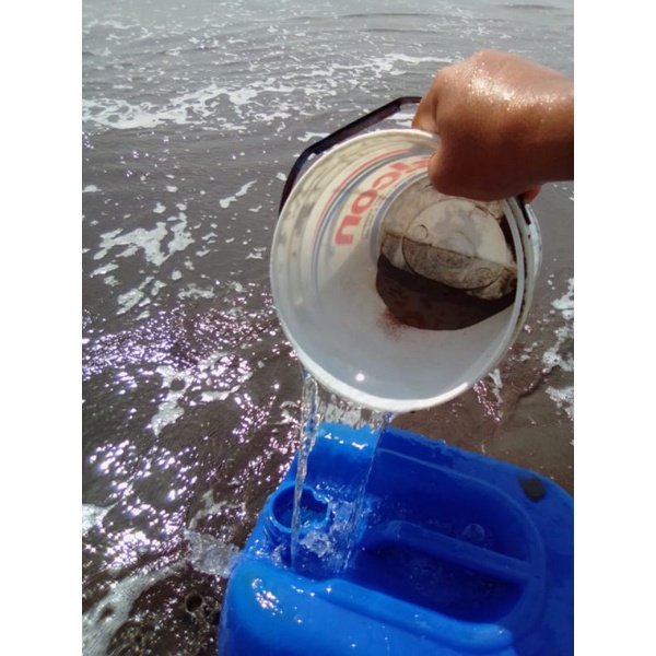 

air laut pantai selatan 1 liter