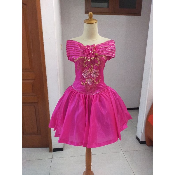 Preloved/ thrift party/ sweet 17 th dress fuschia like new