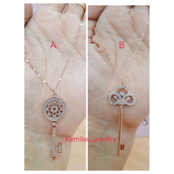 Kalung Titanium liontin Kunci