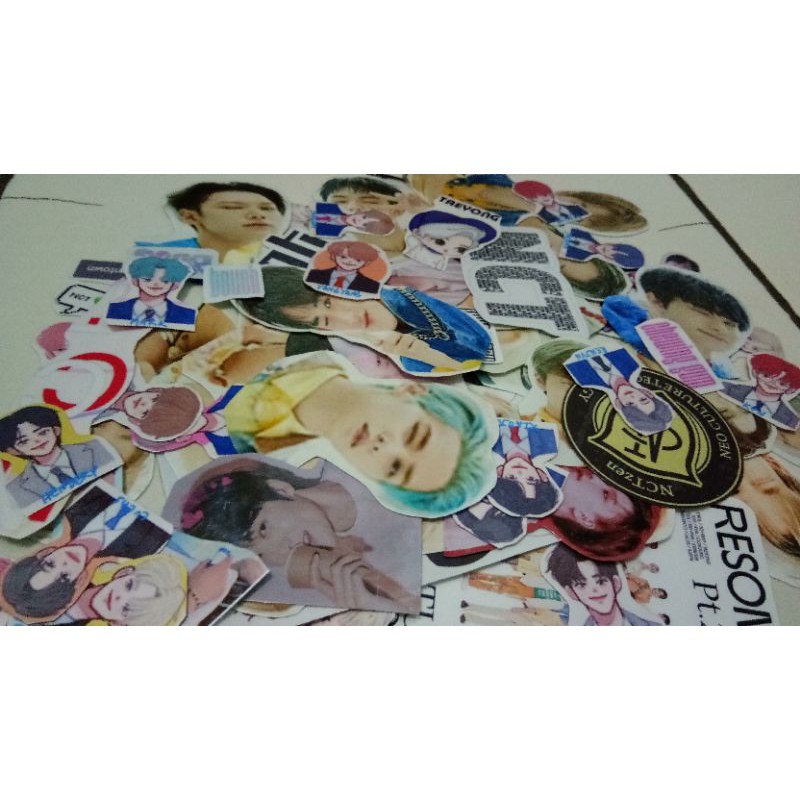 

STIKER KISS CUT KPOP CUSTOM NCT RESONNANCE
