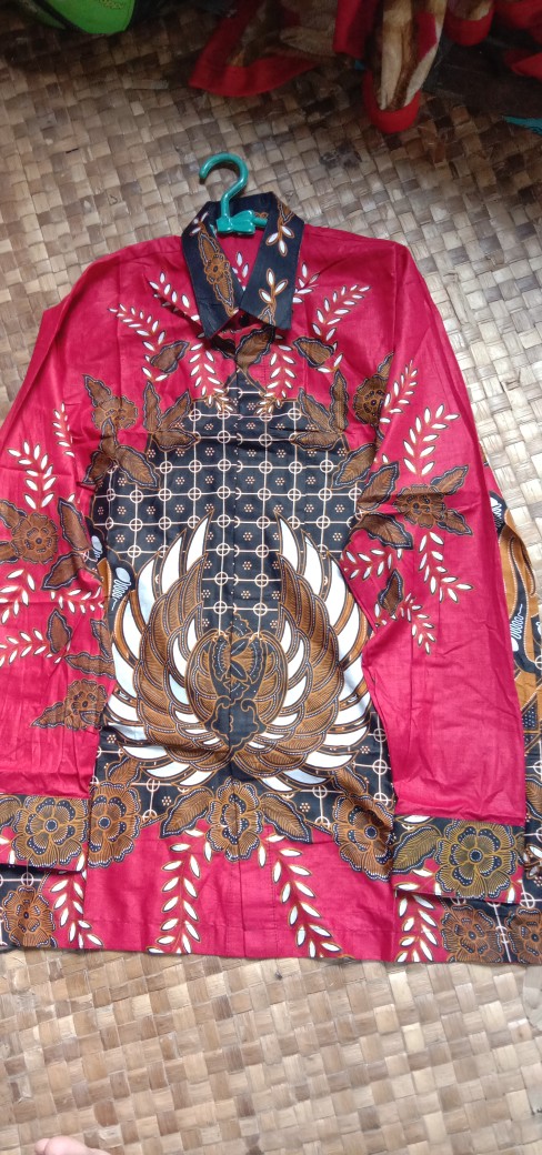 Kemeja Batik Lengan Panjang Motif Adipati