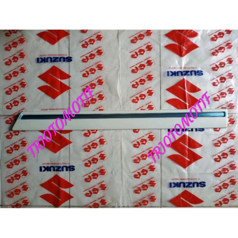 List body pintu depan kanan Suzuki APV ARENA