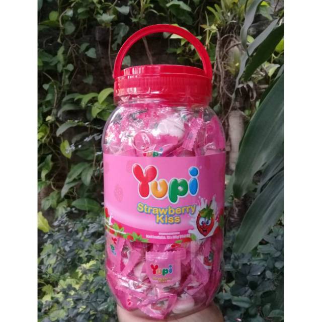 

YUPI STRAWBERRY KISS (TOPLES) 300gr