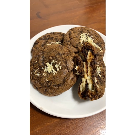 

chocolate chunk extra cheese