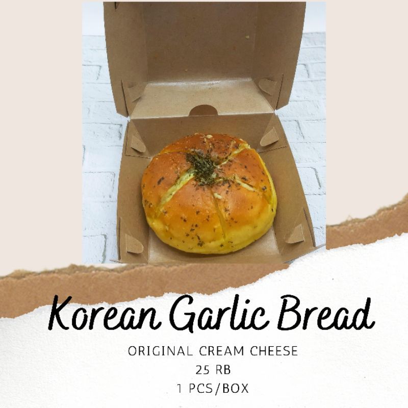 

Korean Garlic Cheese Bread / Garlic Cheese Bread / Garlic Cheese Bread Smoked Beef/ Moza/ Red Chedar