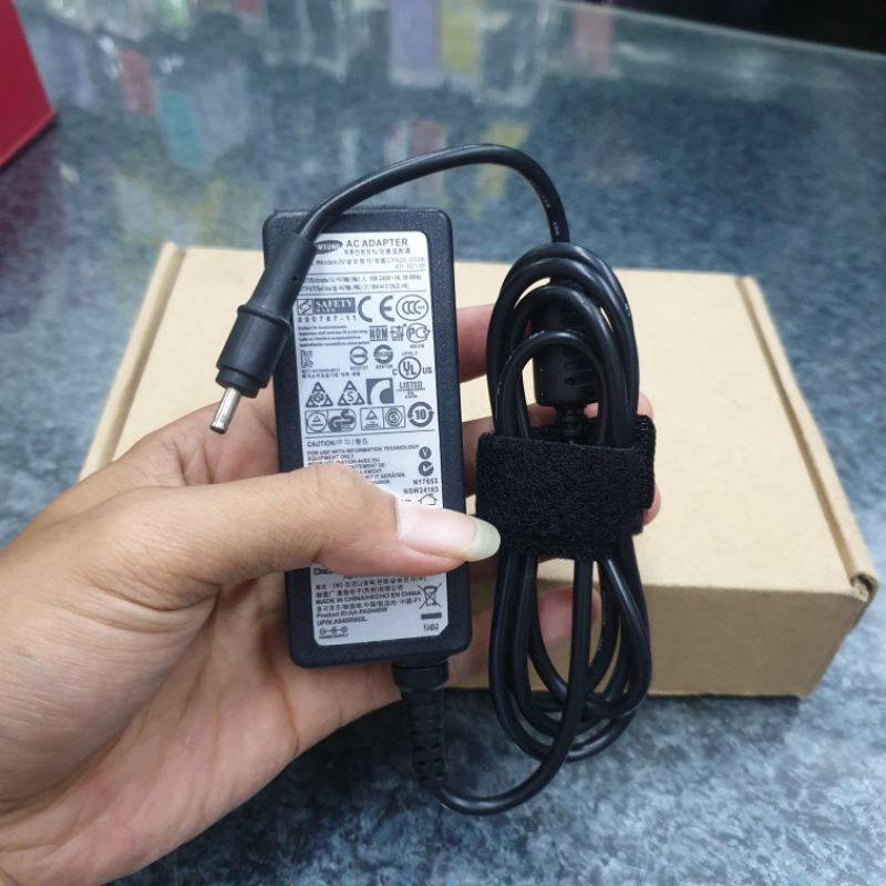 Adaptor Charger Laptop Samsung Ad-4019p