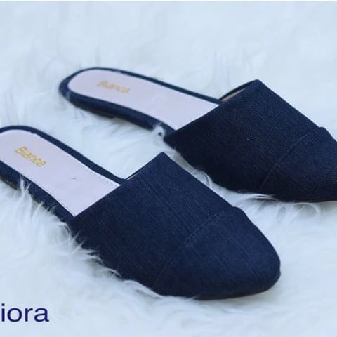 Sandal Wanita Flat Slop Tutup Polos &quot;Fiora&quot;