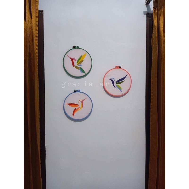 Kristik Hiasan Dinding