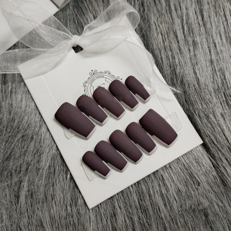 We Flower 24pcs / Set Kuku Palsu Desain Trapesium Warna Kopi Matte Gaya Korea + Lem Untuk Manicure Diy