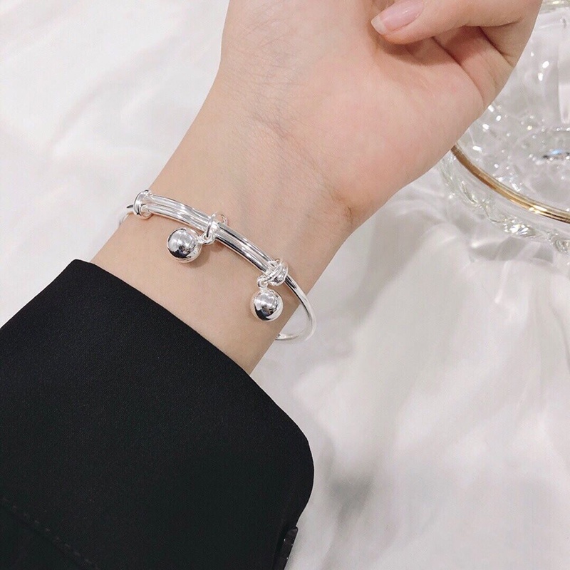 Gelang Bangle Adjustable Warna Silver Dengan Lonceng Untuk Wanita